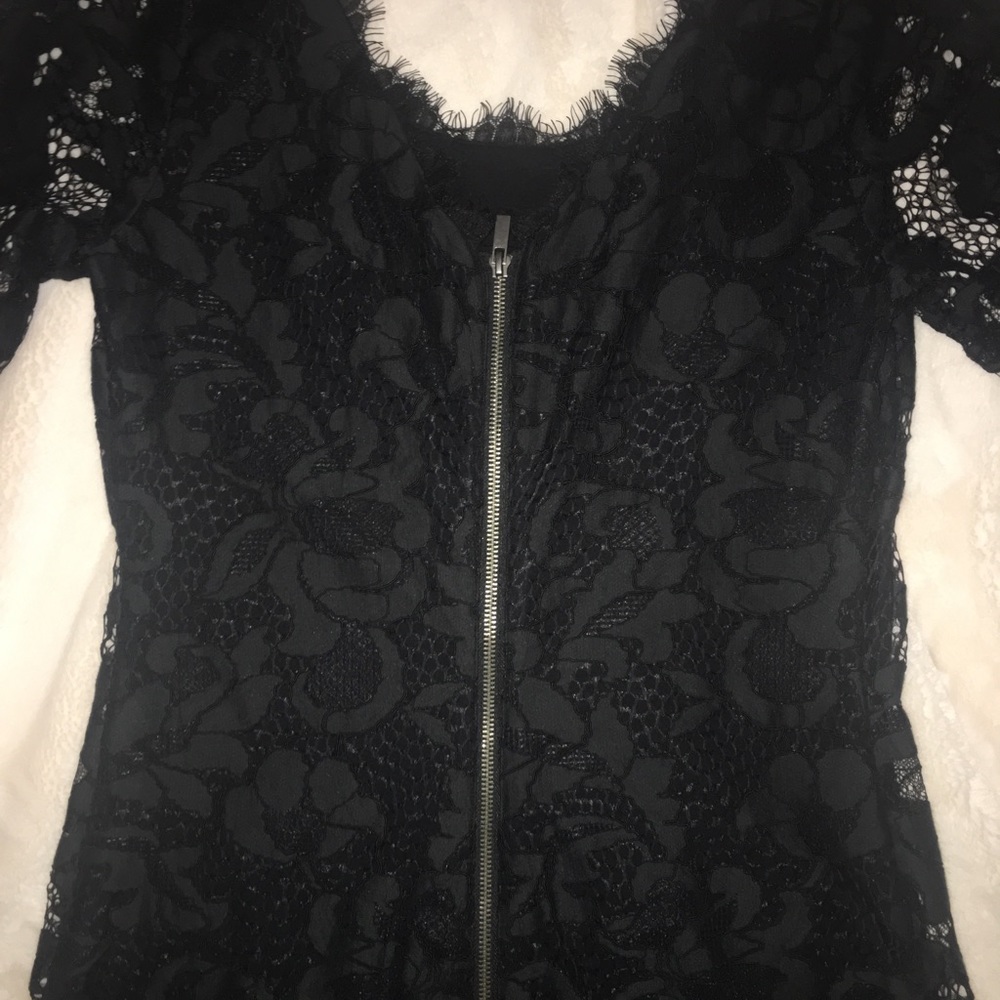 Diane vonFurstenberg lace dress size 8